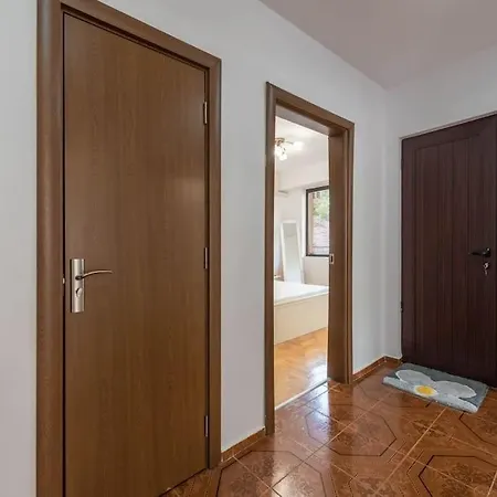 2br *